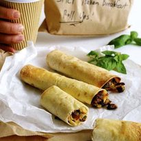 Spicy Italian Breakfast Roll Ups (Mini Oven Baked Taquitos) - freezable and microwavable, these are great for breakfast on the go. No mess, no crumbs!