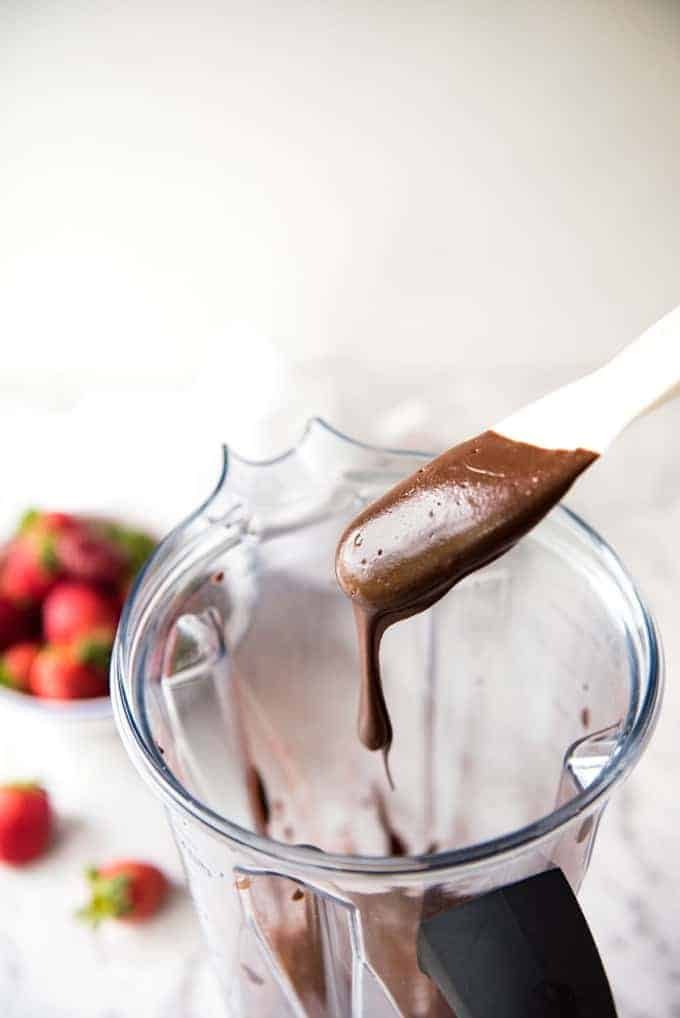 Homemade Nutella - Hazelnuts, cocoa, confectionary sugar, vanilla and oil is all you need to make Nutella at home. Better than store bought! recipetineats.com