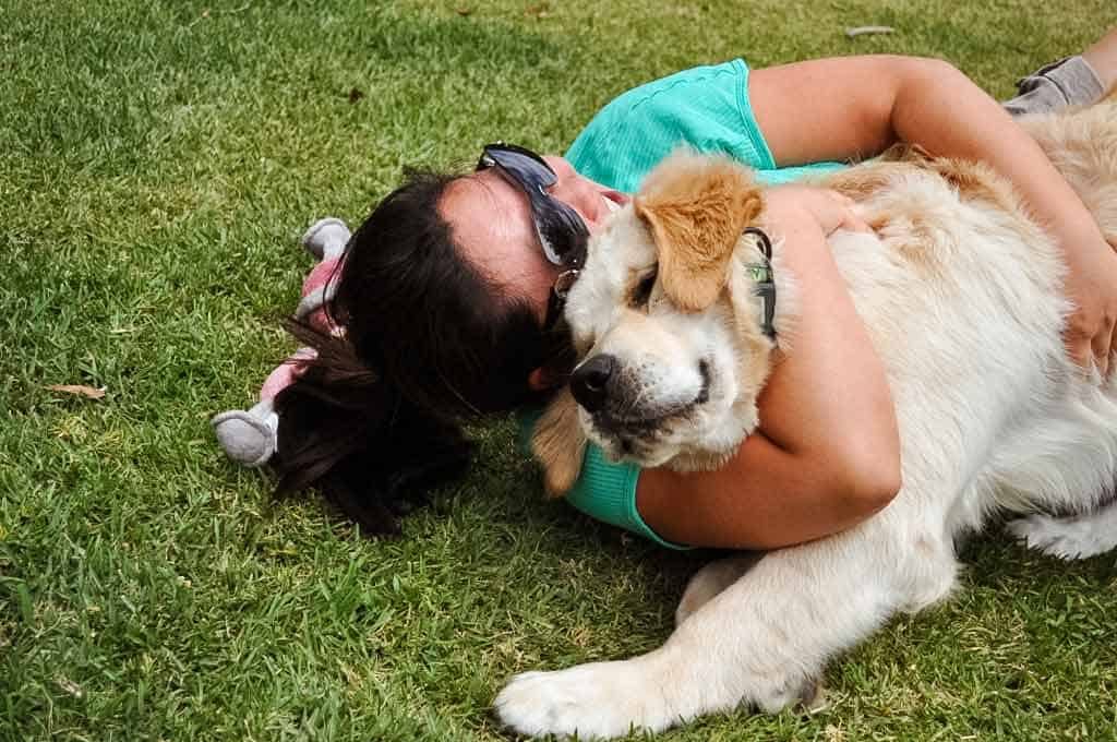 Nagi gripping Dozer in chokehold grip