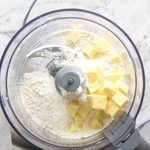 Preparation of easy homemade quiche crust