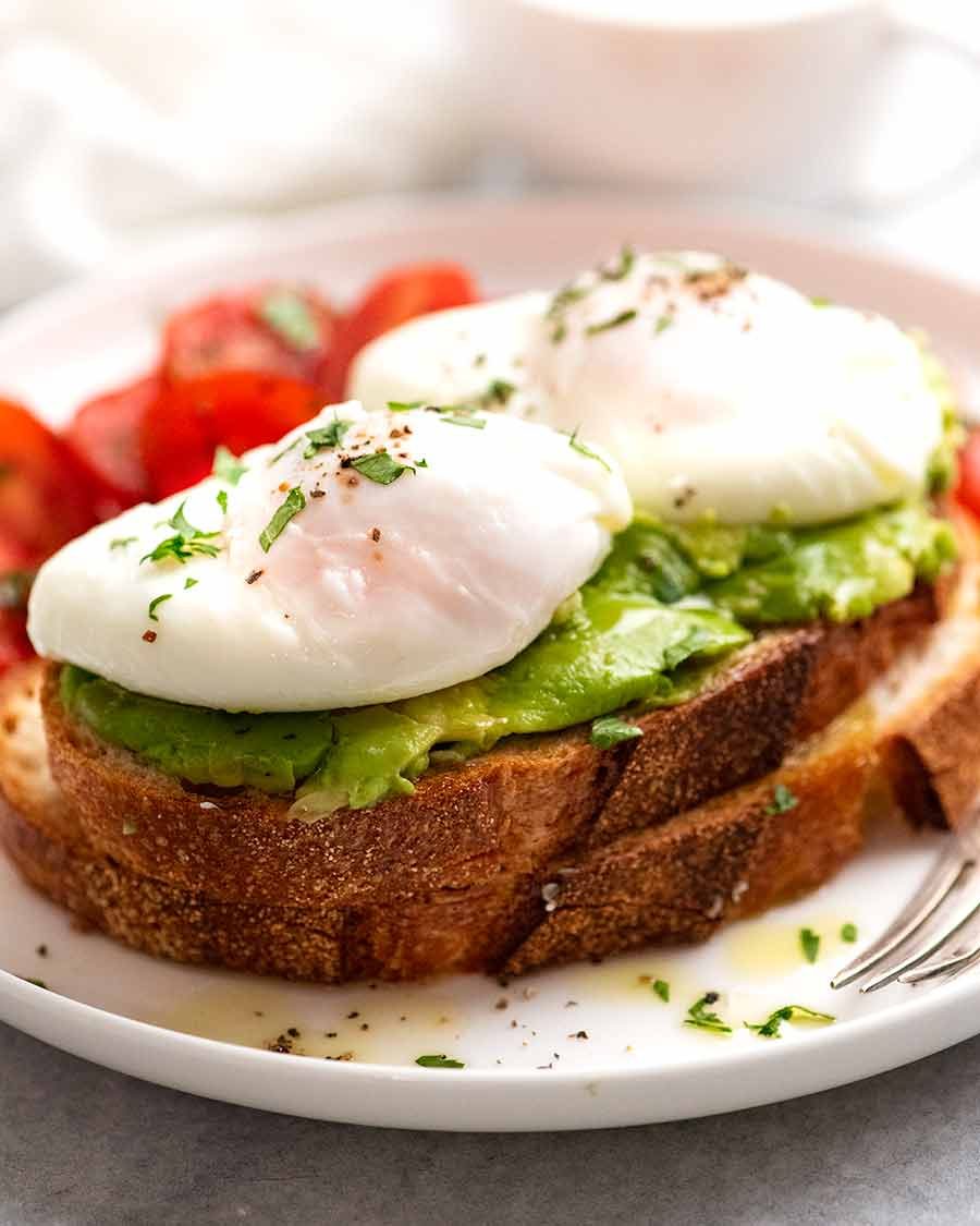 Easy Poached Eggs on Avocado Toast