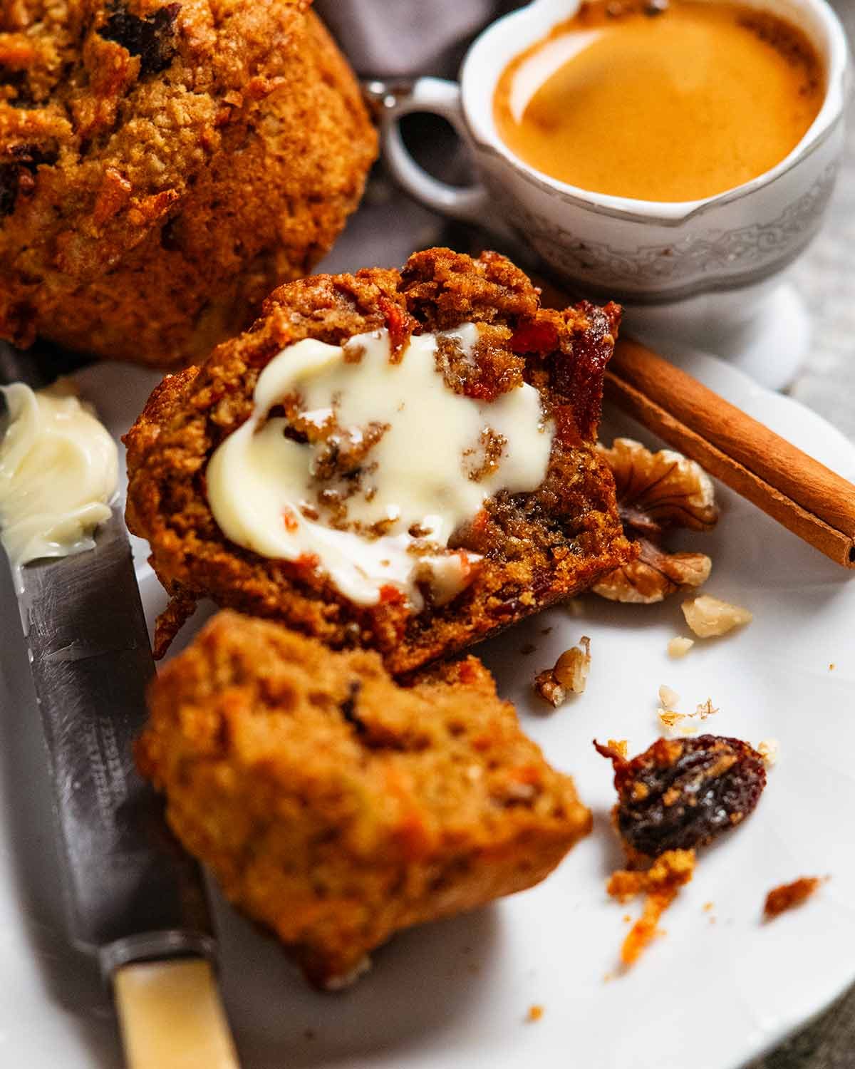 Cinnamon breakfast muffins (Morning Glory Muffins)